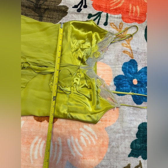 Like NEW Karen Millen Lime Green Silk Ruffle Mini Dress - Picture 4 of 8